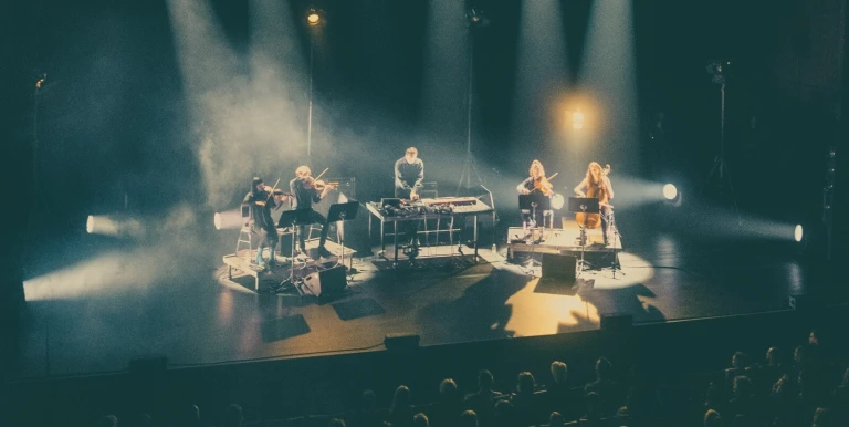 30487_21150_251021_Christian_Loffler_Ensemble_web.jpg