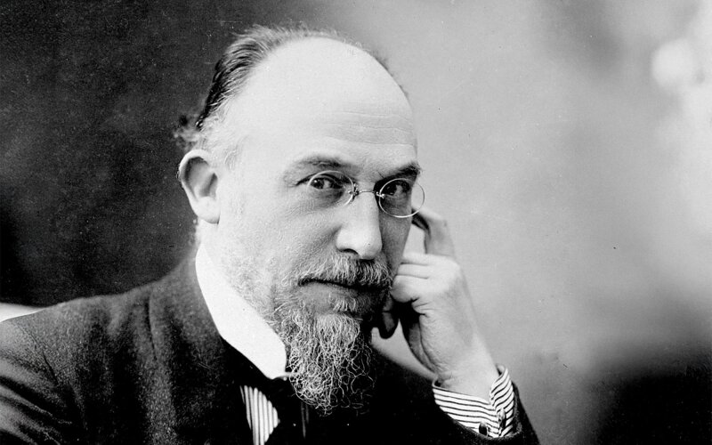 251013_Erik_Satie_AI-XXL.jpg